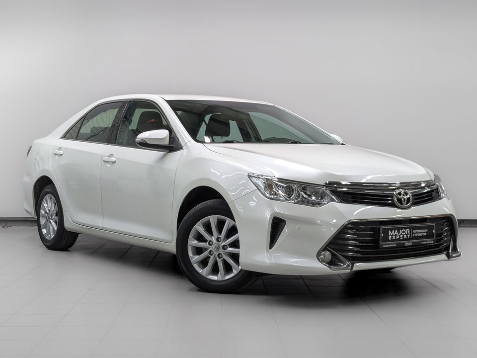 car-card-slide Toyota Camry 2016 64 359км фото №3