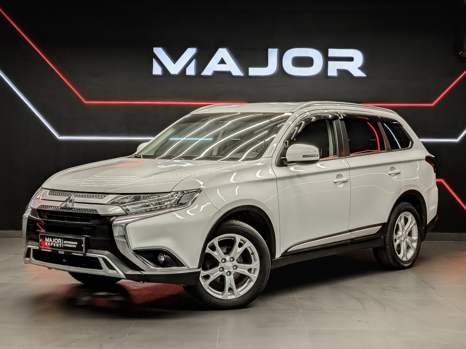 car-card-slide Mitsubishi Outlander 2020 98 552км фото №1