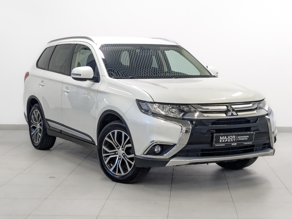 car-card-slide Mitsubishi Outlander 2018 51 500км фото №3