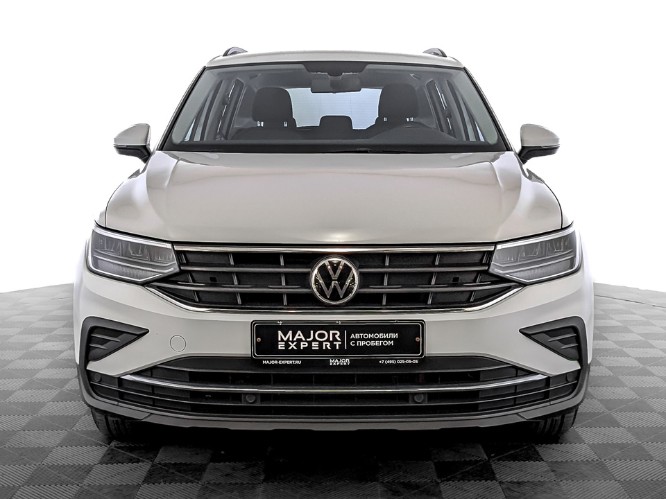 car-card-slide Volkswagen Tiguan 2021 59 202км фото №2