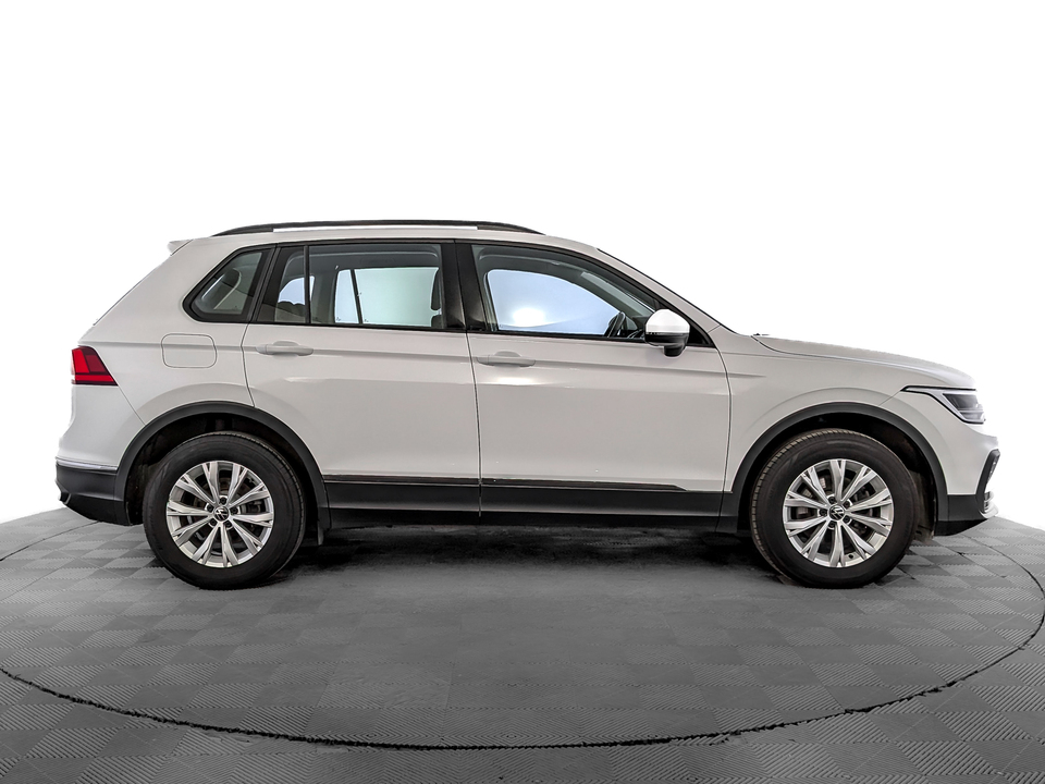 car-card-slide Volkswagen Tiguan 2021 59 202км фото №4