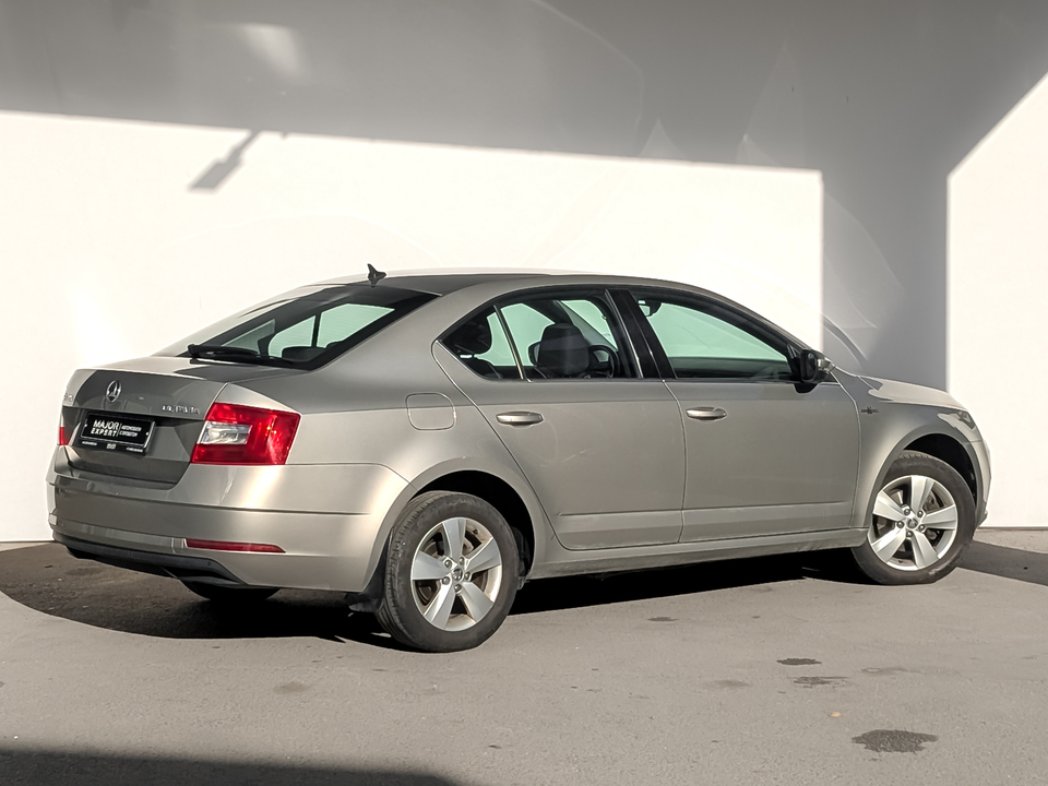 car-card-slide Skoda Octavia 2020 108 731км фото №5
