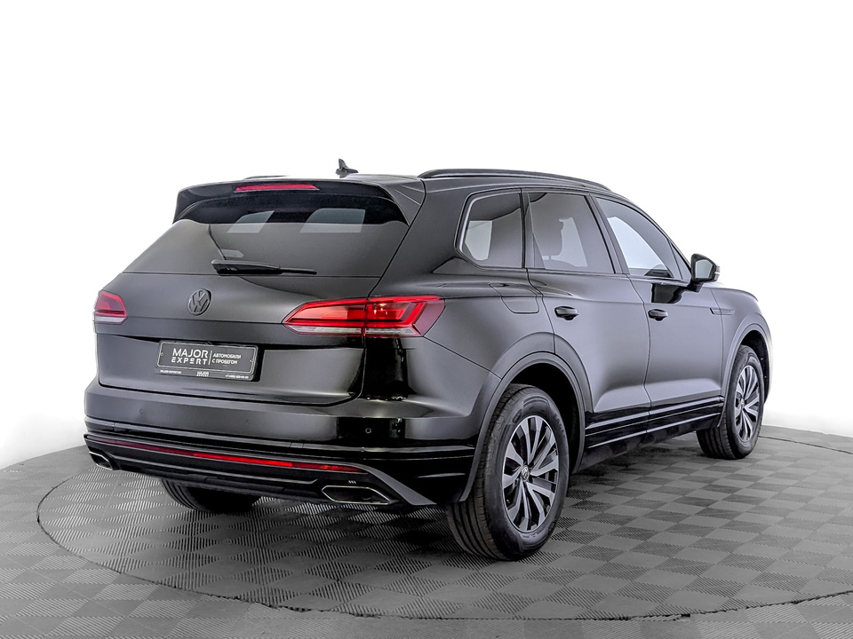 car-card-slide Volkswagen Touareg 2018 172 366км фото №5