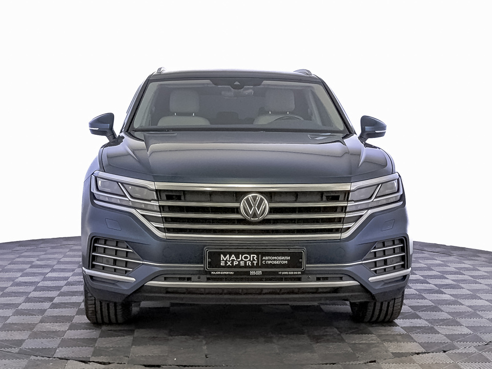 car-card-slide Volkswagen Touareg 2018 258 853км фото №2