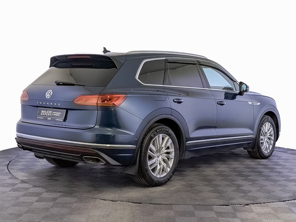 car-card-slide Volkswagen Touareg 2018 258 853км фото №5