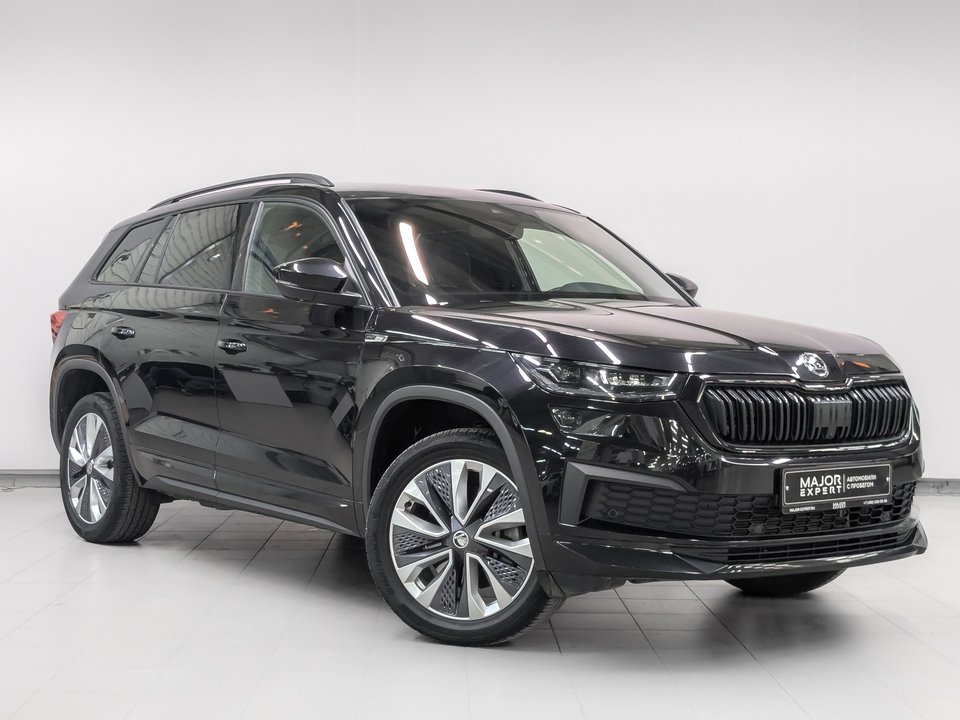 car-card-slide Skoda Kodiaq 2024 39 687км фото №3