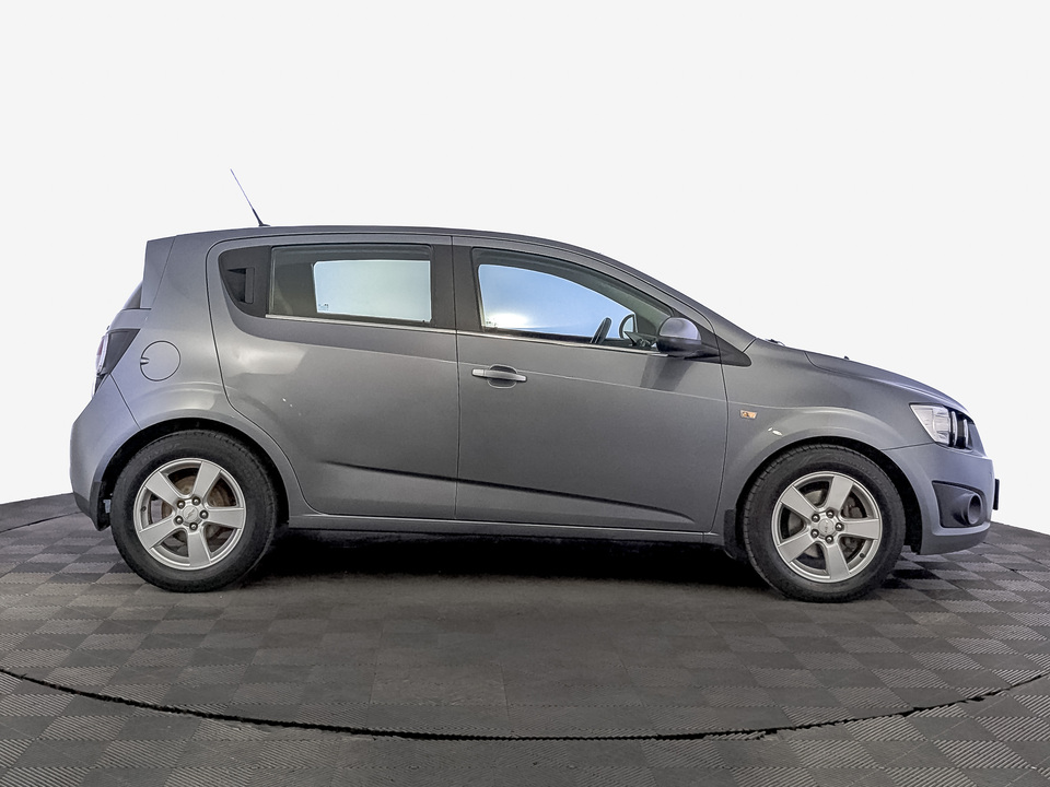 car-card-slide Chevrolet Aveo 2014 115 592км фото №4