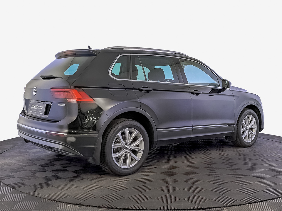 car-card-slide Volkswagen Tiguan 2018 168 658км фото №5