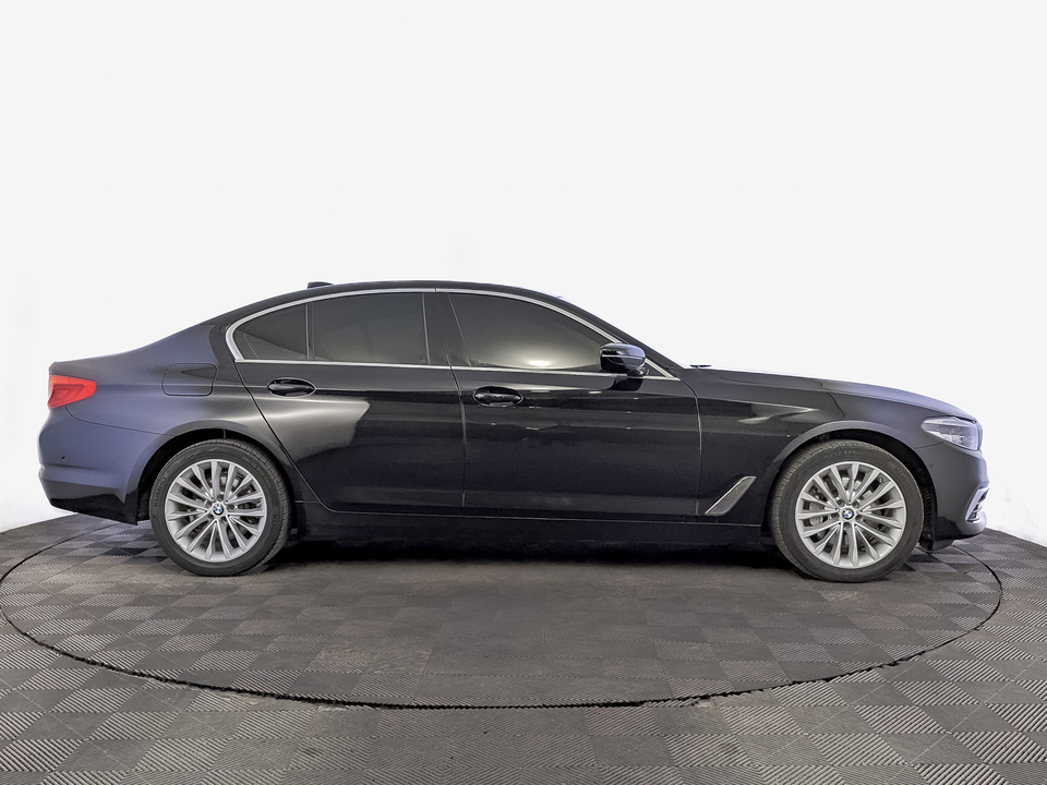car-card-slide BMW 5 серии 2020 148 477км фото №4