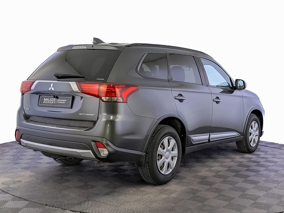 car-card-slide Mitsubishi Outlander 2018 156 155км фото №5