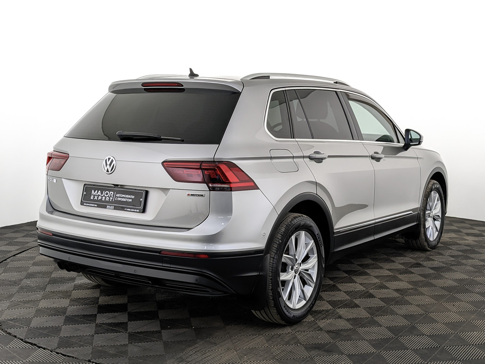 car-card-slide Volkswagen Tiguan 2018 62 715км фото №5