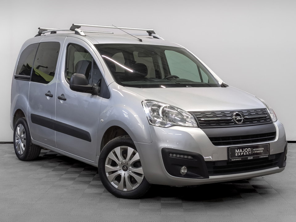 car-card-slide Opel Combo 2021 82 804км фото №3