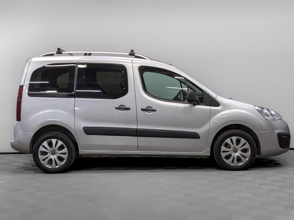 car-card-slide Opel Combo 2021 82 804км фото №4