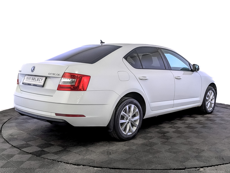 car-card-slide Skoda Octavia 2019 94 440км фото №5