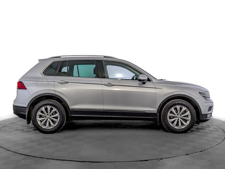 Volkswagen Tiguan 2017 125 740км фото №4