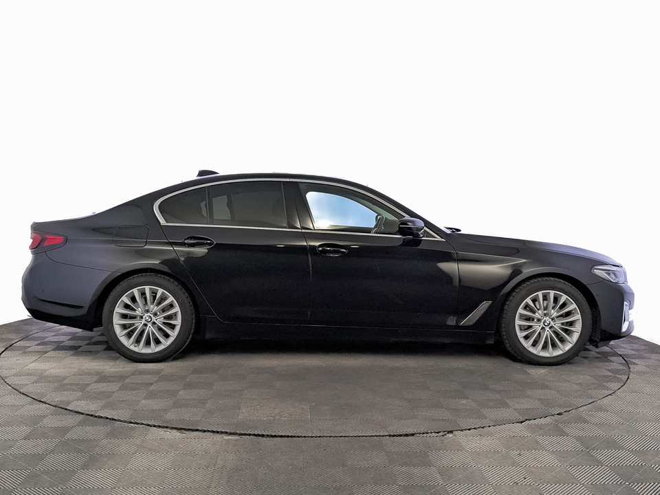 car-card-slide BMW 5 серии 2021 55 243км фото №4