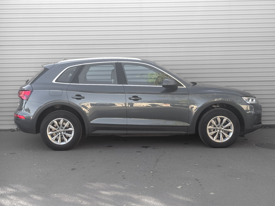 car-card-slide Audi Q5 2018 59 203км фото №4