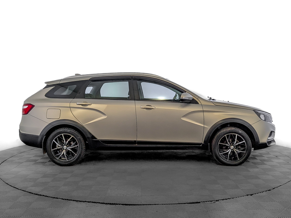 car-card-slide Lada Vesta 2018 61 371км фото №4
