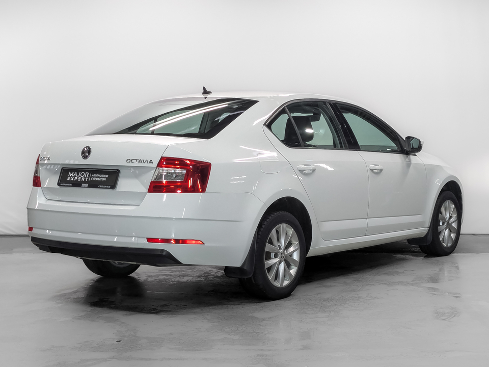 car-card-slide Skoda Octavia 2019 117 548км фото №5
