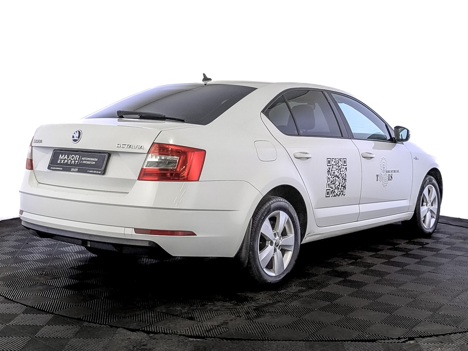 car-card-slide Skoda Octavia 2019 148 647км фото №5
