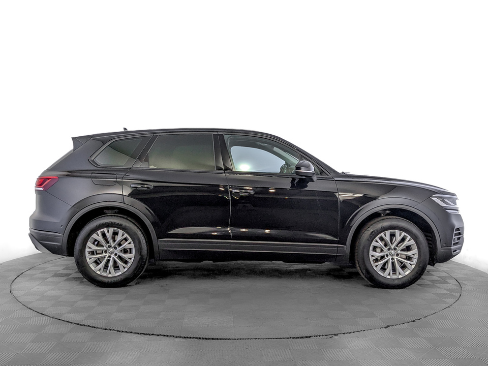 car-card-slide Volkswagen Touareg 2019 37 553км фото №4