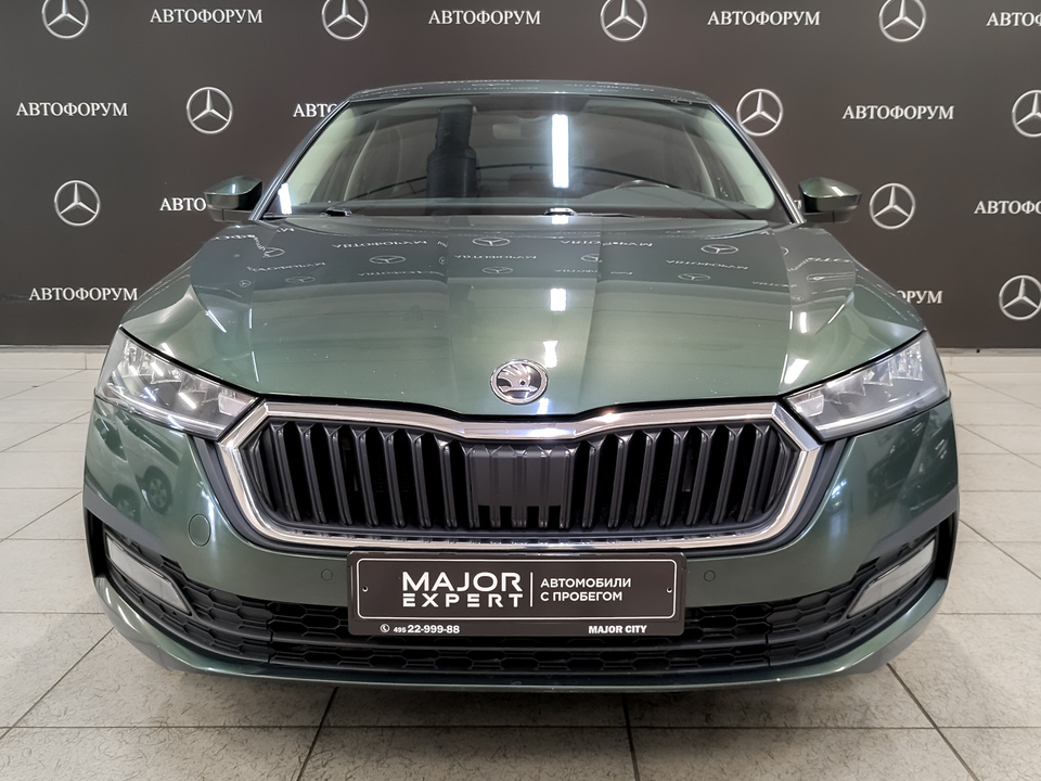 car-card-slide Skoda Octavia 2020 157 142км фото №2