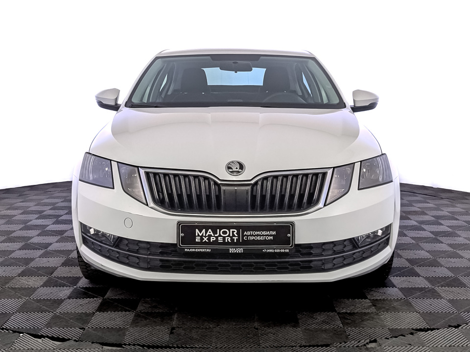 car-card-slide Skoda Octavia 2020 64 850км фото №2