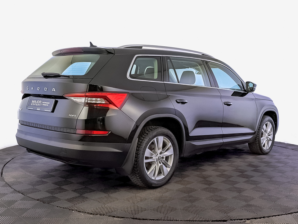 car-card-slide Skoda Kodiaq 2021 124 853км фото №5