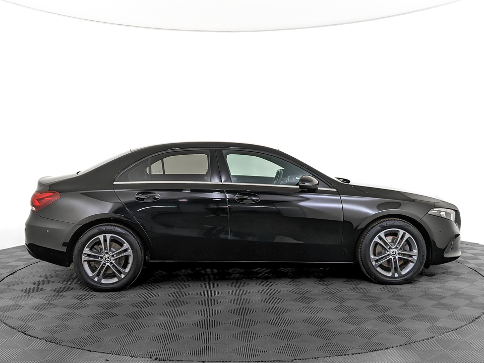 Mercedes-Benz A-Класс 2018 114 793км фото №4