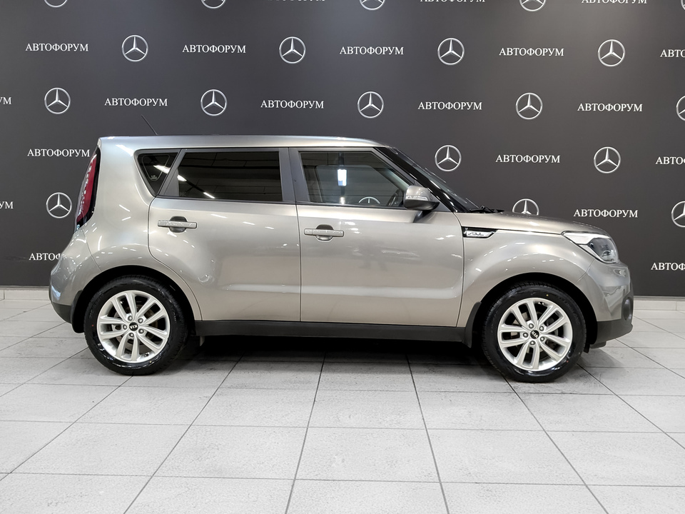 car-card-slide Kia Soul 2018 97 468км фото №4