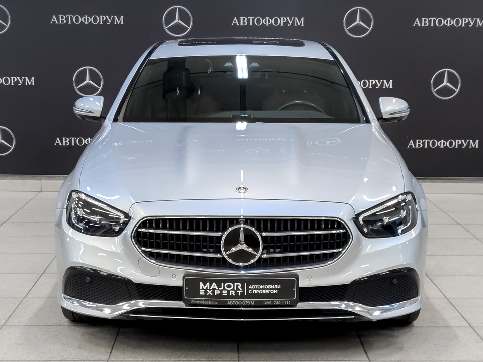 car-card-slide Mercedes-Benz E-Класс 2022 72 000км фото №2