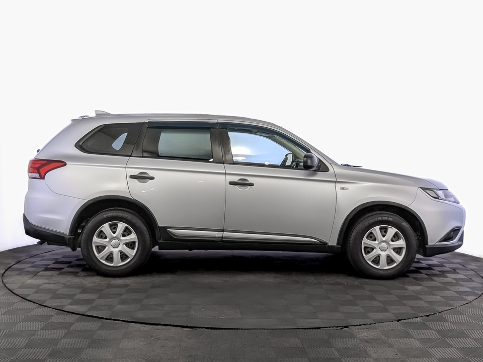 Mitsubishi Outlander 2019 90 929км фото №4