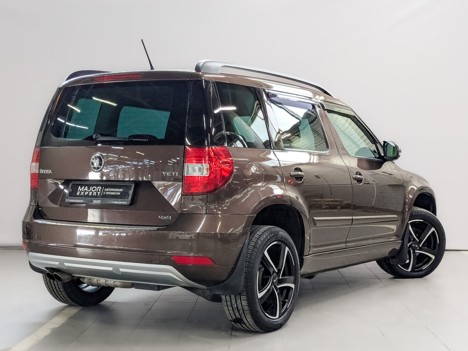 car-card-slide Skoda Yeti 2016 56 615км фото №5