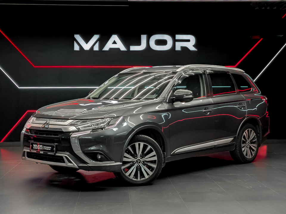 car-card-slide Mitsubishi Outlander 2019 150 952км фото №1