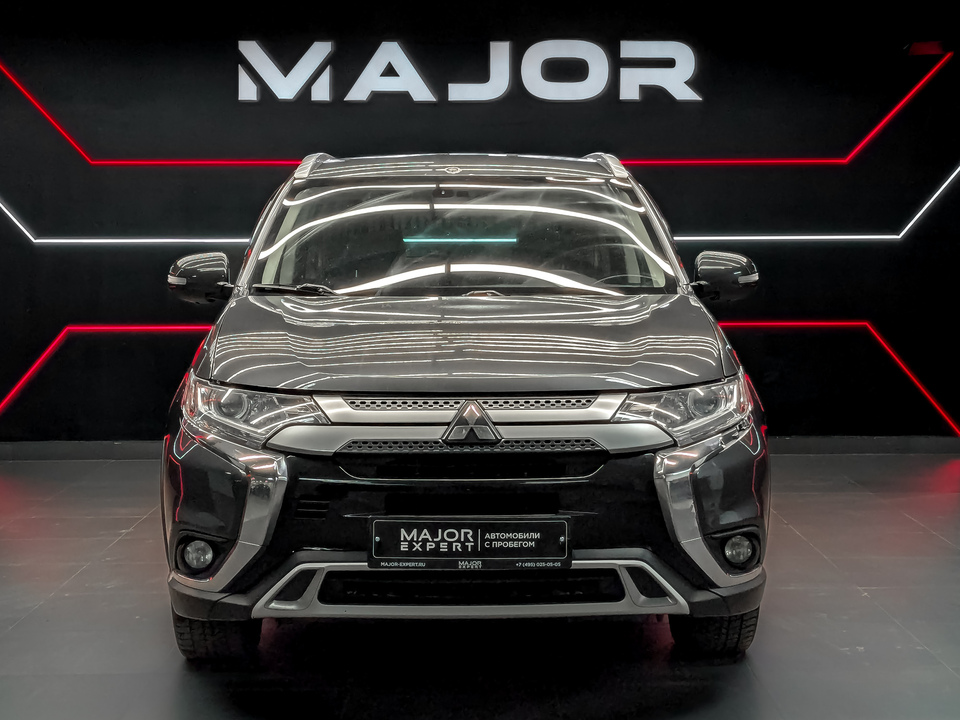car-card-slide Mitsubishi Outlander 2019 150 952км фото №2
