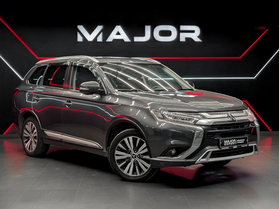 car-card-slide Mitsubishi Outlander 2019 150 952км фото №3