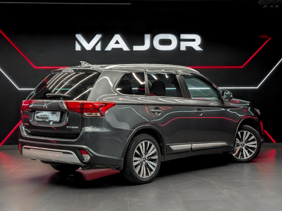 car-card-slide Mitsubishi Outlander 2019 150 952км фото №5