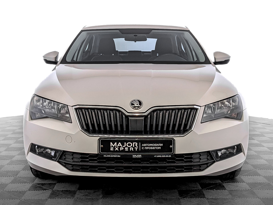 car-card-slide Skoda Superb 2019 40 183км фото №2