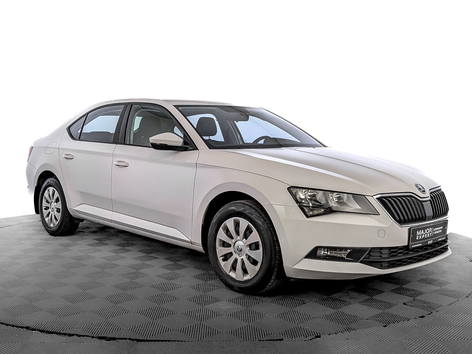 car-card-slide Skoda Superb 2019 40 183км фото №3