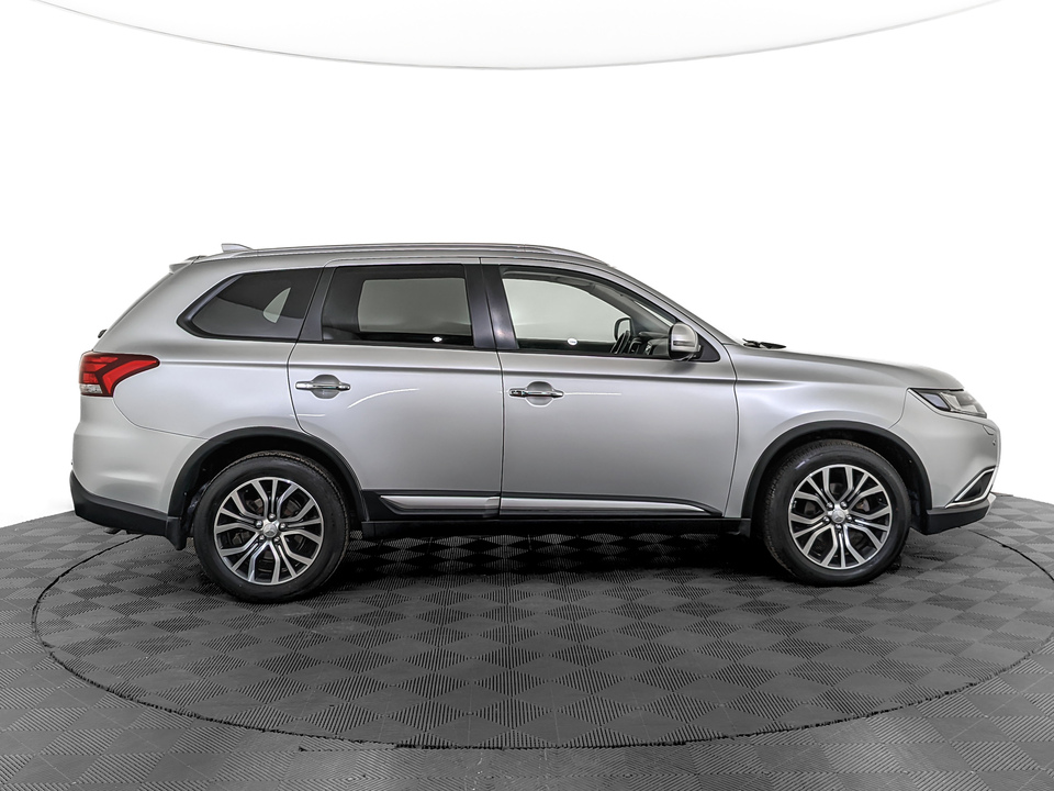 Mitsubishi Outlander 2017 113 346км фото №4
