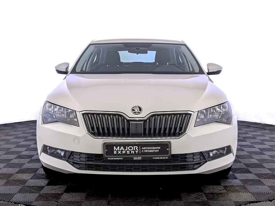 car-card-slide Skoda Superb 2019 30 440км фото №2