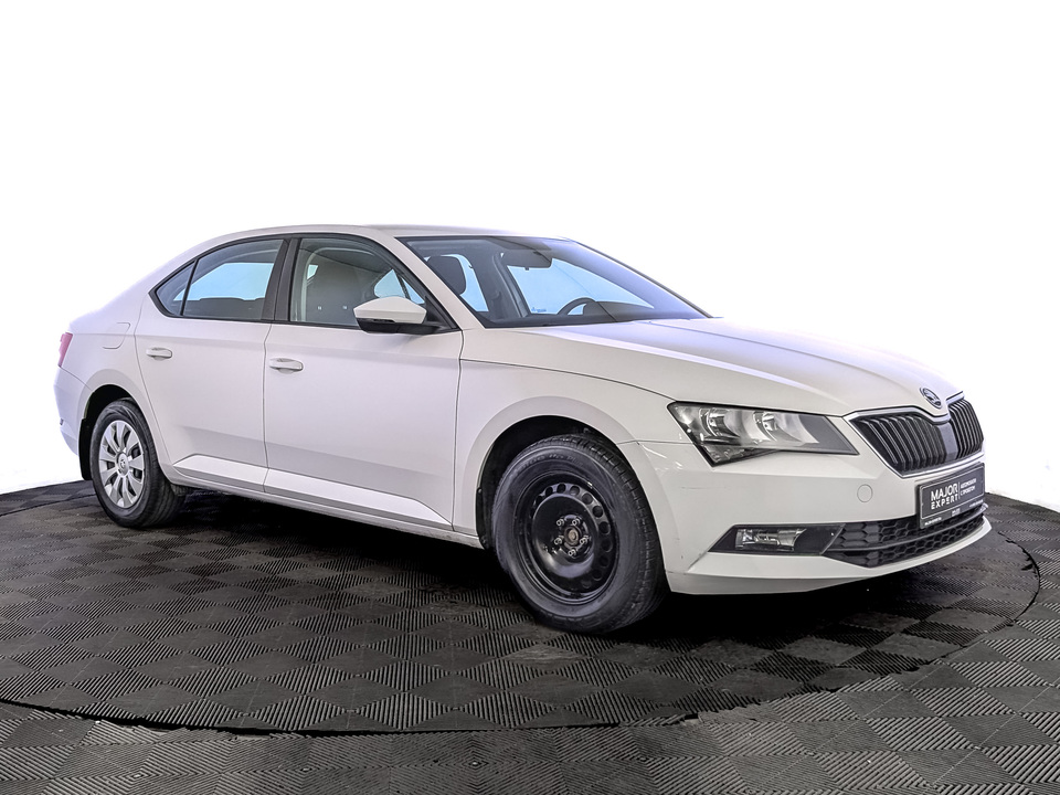 car-card-slide Skoda Superb 2019 30 440км фото №3