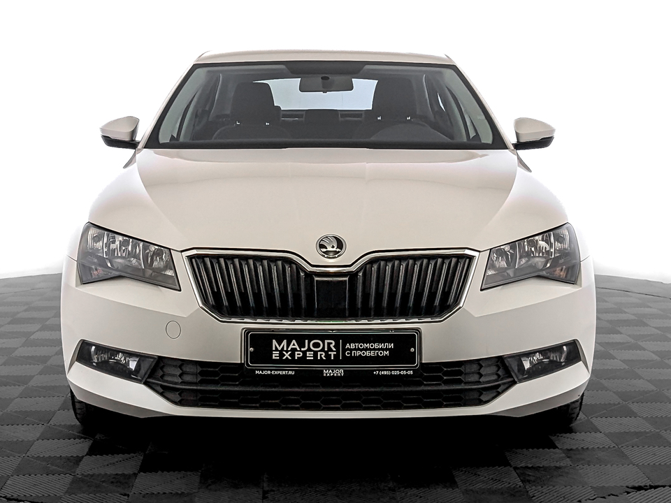 car-card-slide Skoda Superb 2019 53 688км фото №2