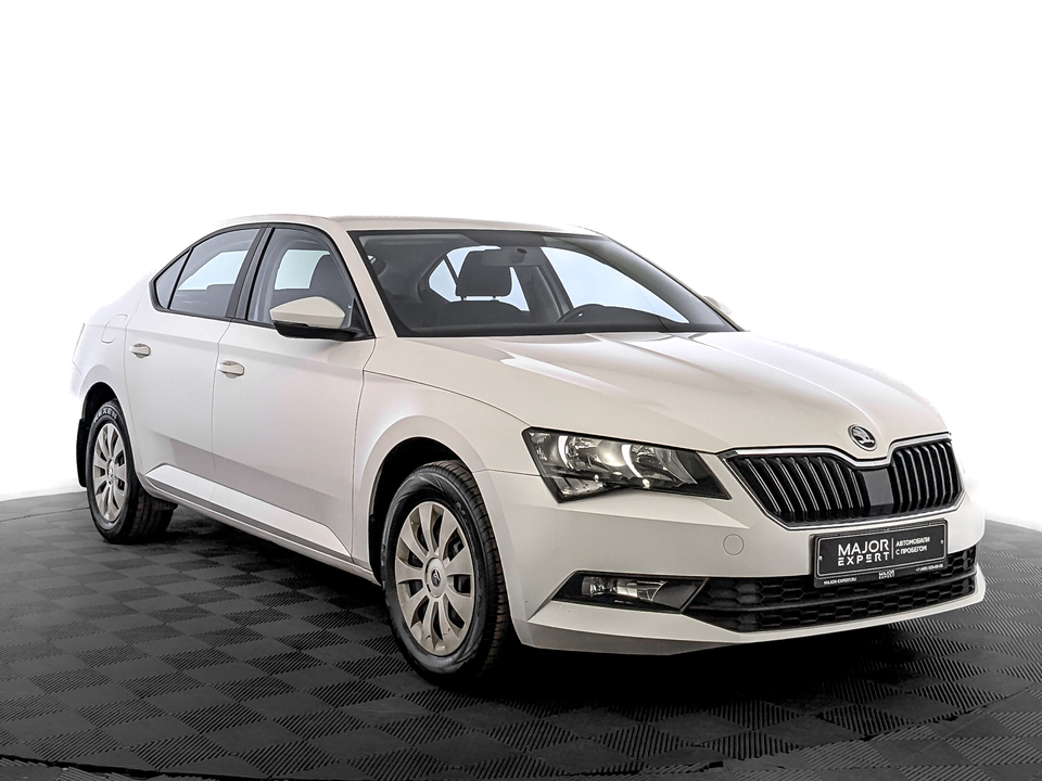 car-card-slide Skoda Superb 2019 53 688км фото №3