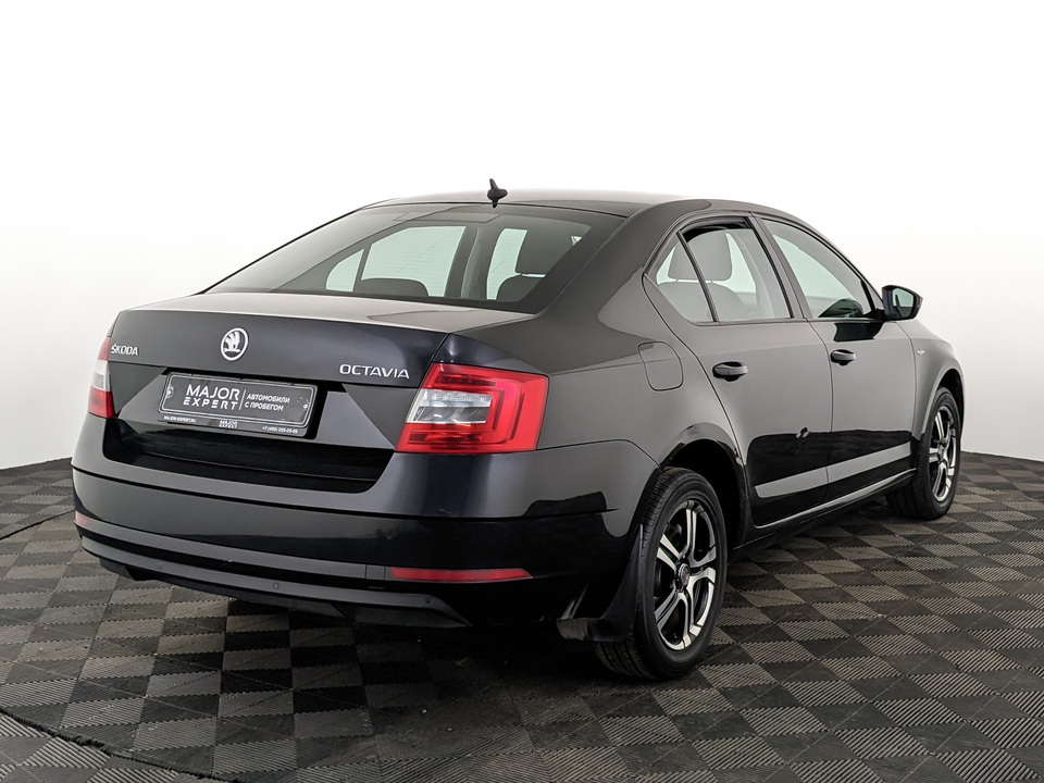 car-card-slide Skoda Octavia 2018 140 525км фото №5