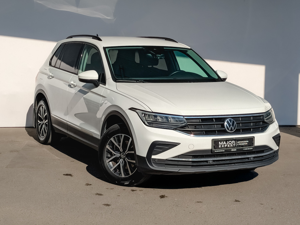 car-card-slide Volkswagen Tiguan 2021 79 435км фото №3