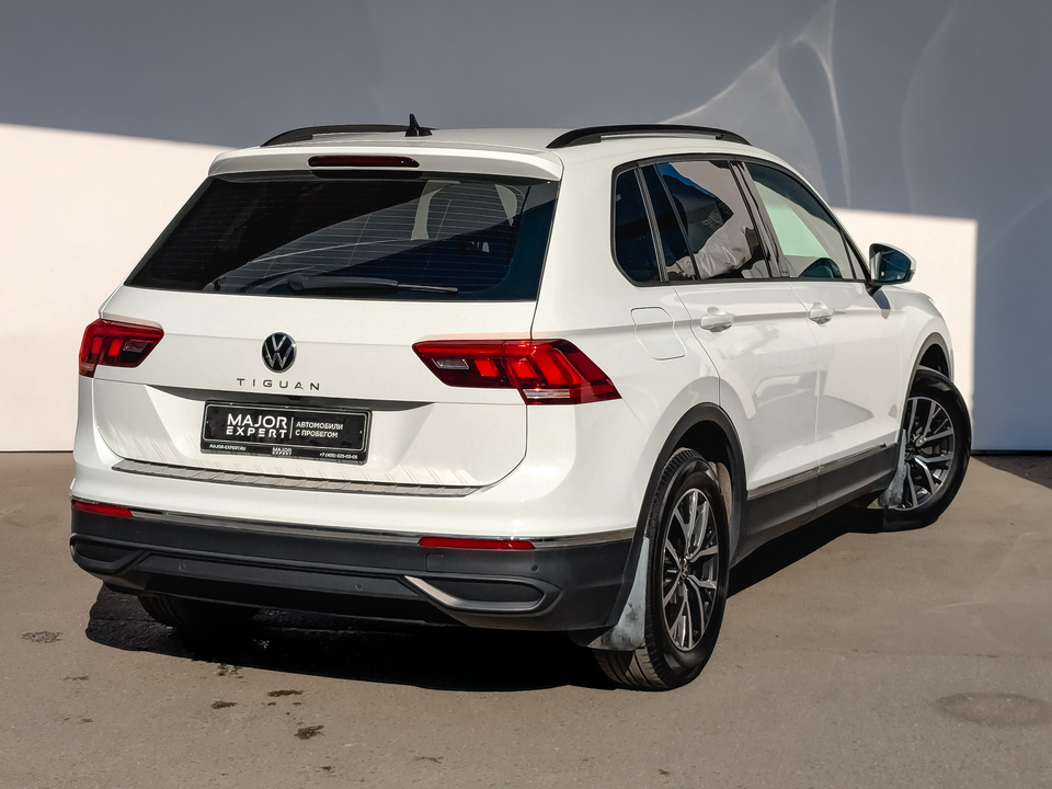 car-card-slide Volkswagen Tiguan 2021 79 435км фото №5