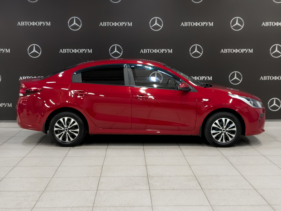 car-card-slide Kia Rio 2017 45 836км фото №4