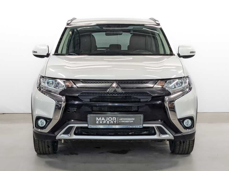 car-card-slide Mitsubishi Outlander 2021 76 045км фото №2