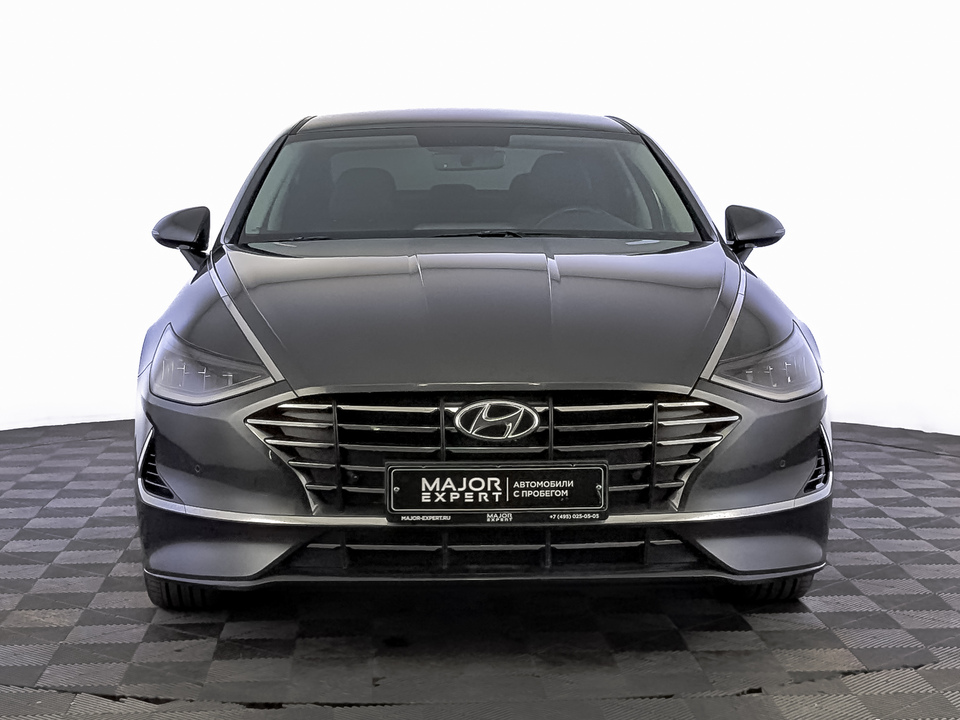 car-card-slide Hyundai Sonata 2021 60 083км фото №2
